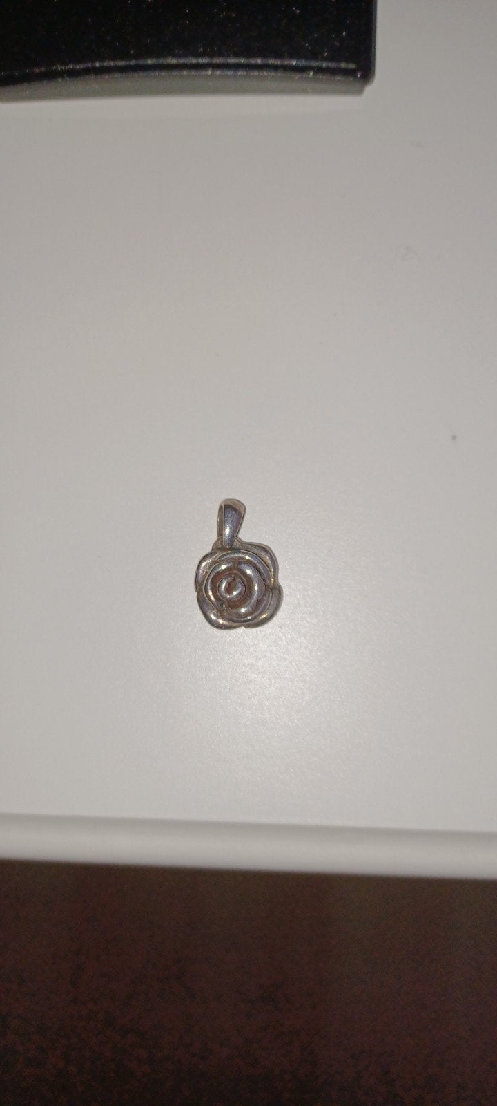 Zilver roosje kettinghangertje, Nieuw, Ophalen of Verzenden, Bloem of Plant, Zilver