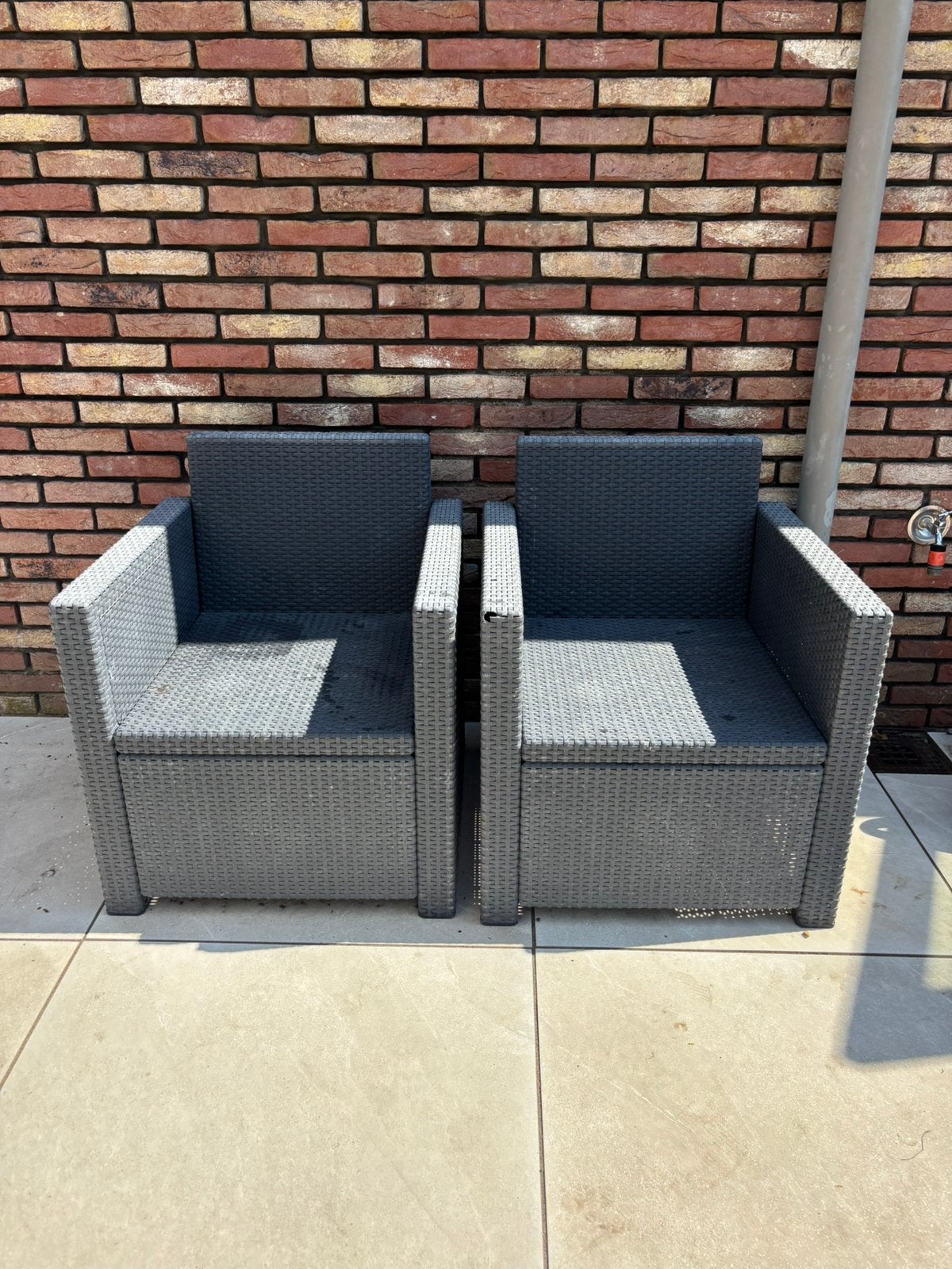 Gratis 2 antraciet stoelen voor buiten, Tuin en Terras, Tuinsets en Loungesets, Ophalen, Gebruikt, Kunststof