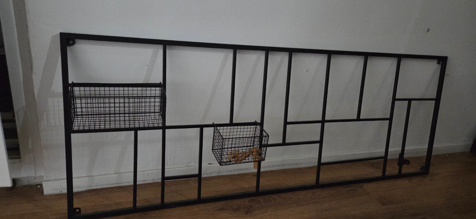 Zwart metalen wandrek met mandjes - Industrieel design, Metaal, Gebruikt, Industrieel, Zwart