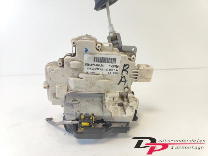 Deurslot Mechaniek 4Deurs rechts-achter van een Audi A4, Gebruikt, -, -, -