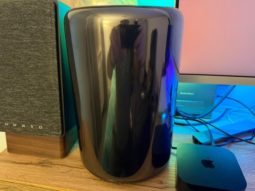 Mac Pro 2013 12-Core Intel Xeon E5 64GB RAM, Computers en Software, Apple Desktops, Ophalen, 64 GB of meer, SSD, Zo goed als nieuw