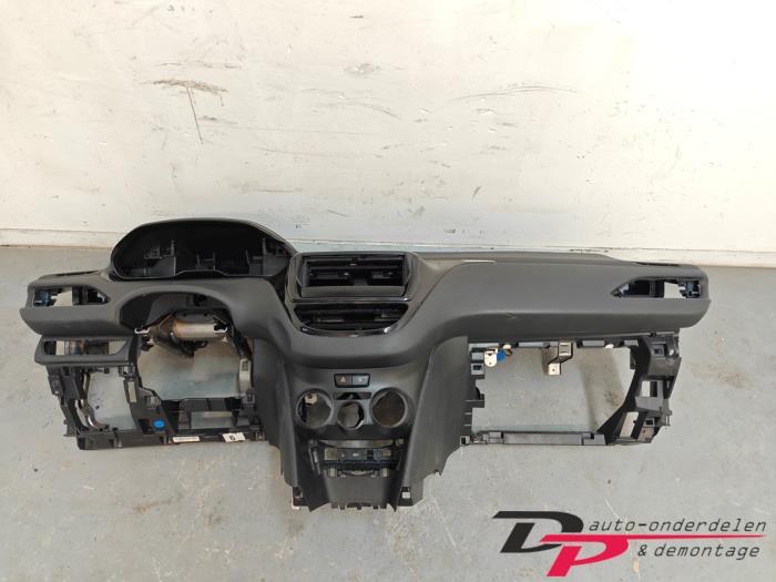 Dashboard van een Peugeot 208, Auto-onderdelen, Dashboard en Schakelaars, Gebruikt, -, -, Ophalen of Verzenden