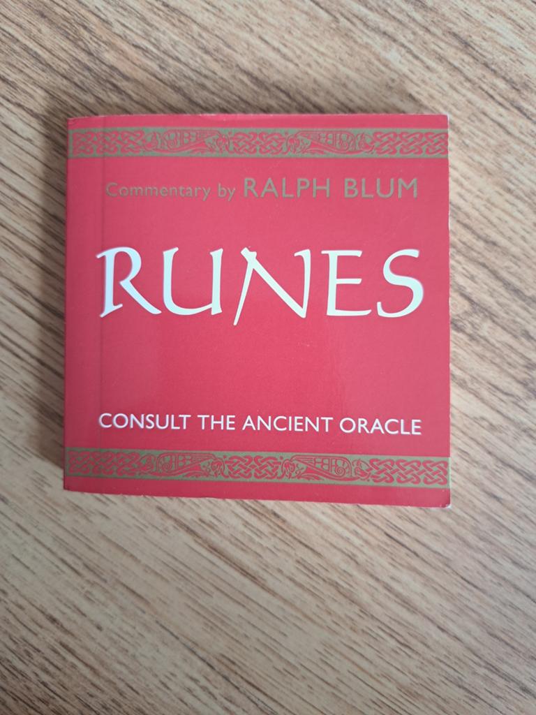 Boekje Runes (Engelstalig), Ophalen of Verzenden
