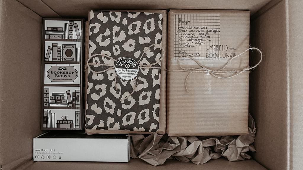 Books & Bookish goodies (fairyloot/illumicrate/owlcrate), Ophalen of Verzenden, Zo goed als nieuw