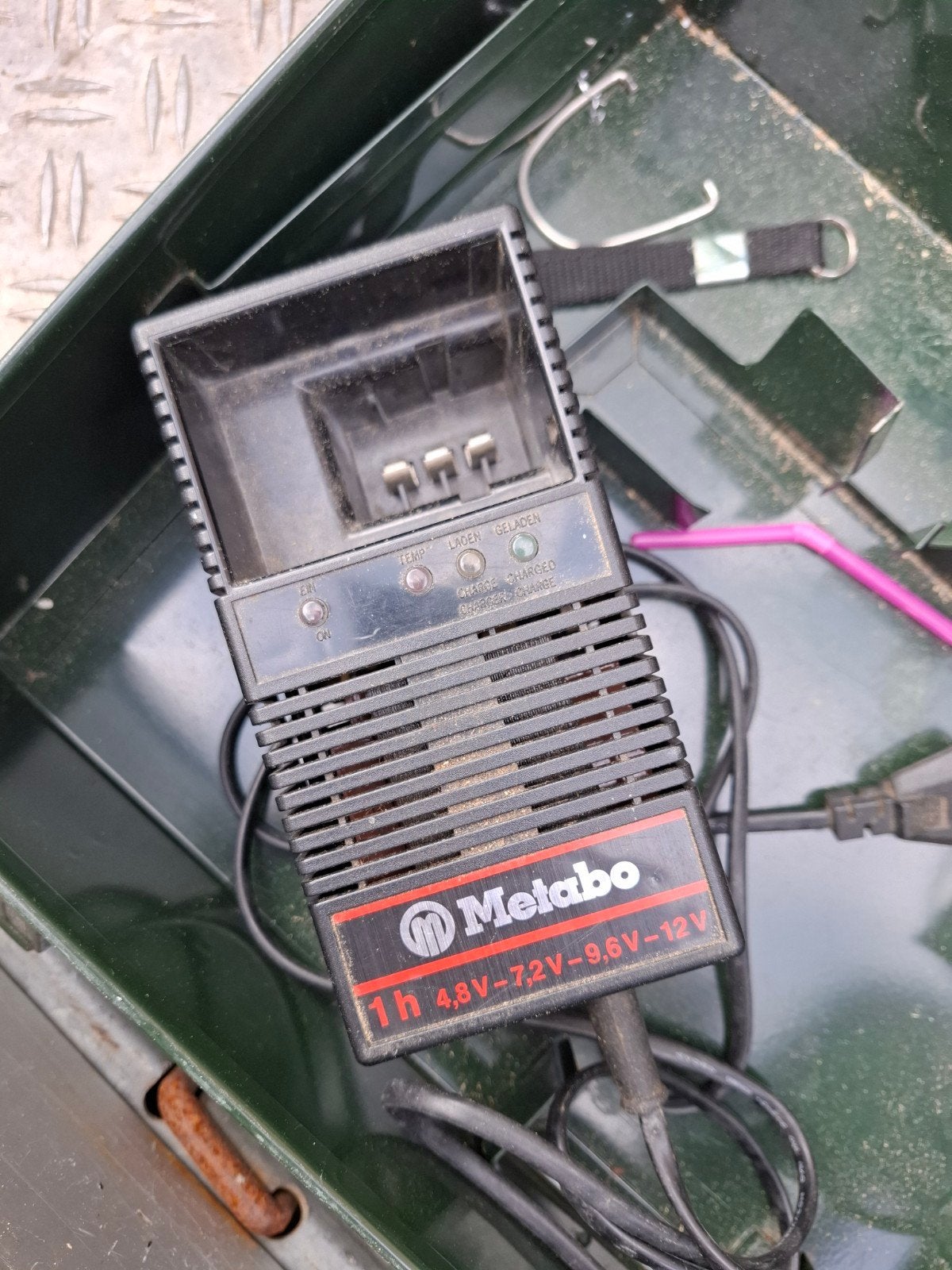 Metabo acculader 4.8V-12V, Ophalen, Gebruikt, Overige typen