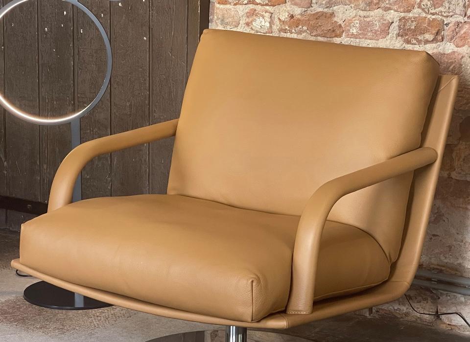 Leolux Kudo draaifauteuil Ceras leer NIEUW, Ophalen