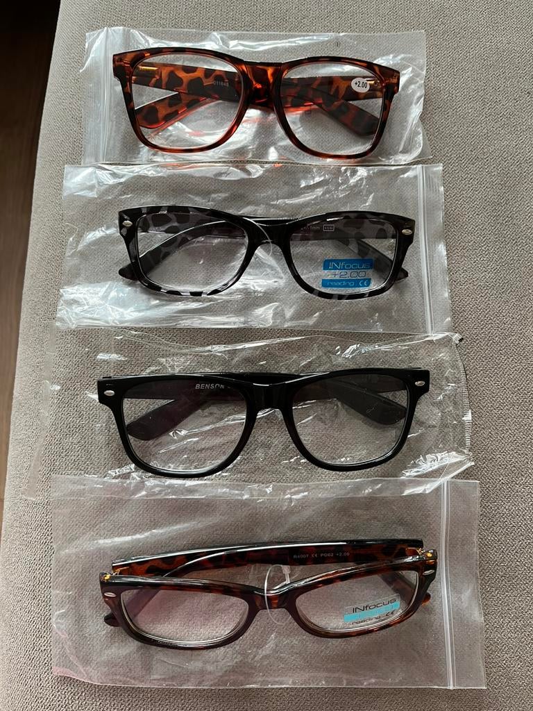 4 x Nieuwe stevige Leesbrillen +2.00, Overige kleuren, Nieuw, Leesbril, Ophalen