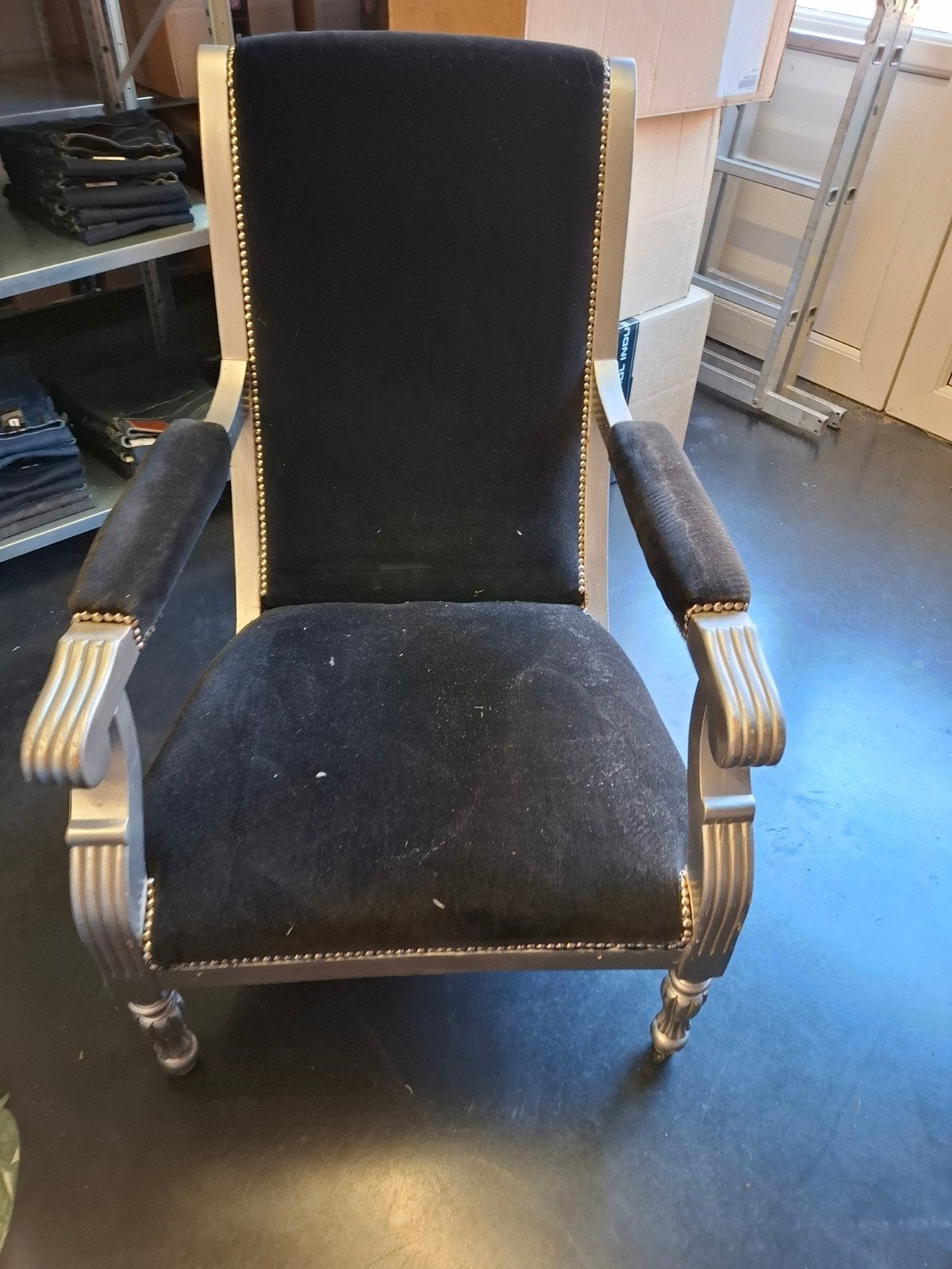Elegante zwarte fauteuil met zilverkleurig frame, Ophalen of Verzenden