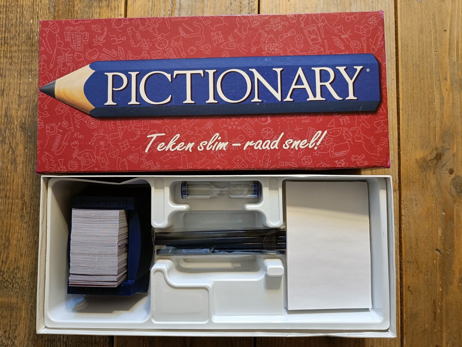 Pictonary., Hobby en Vrije tijd, Gezelschapsspellen | Bordspellen, Ophalen of Verzenden, NVT., NVT., NVT.