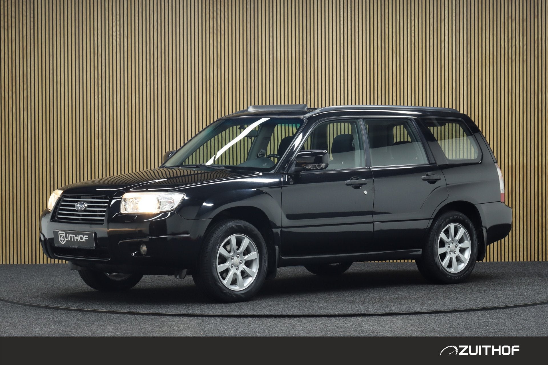 Subaru Forester 2.0 X Luxury Pack AWD Automaat | 1-ste Eigen, Dealer onderhouden, Gebruikt, Zwart, 4 cilinders