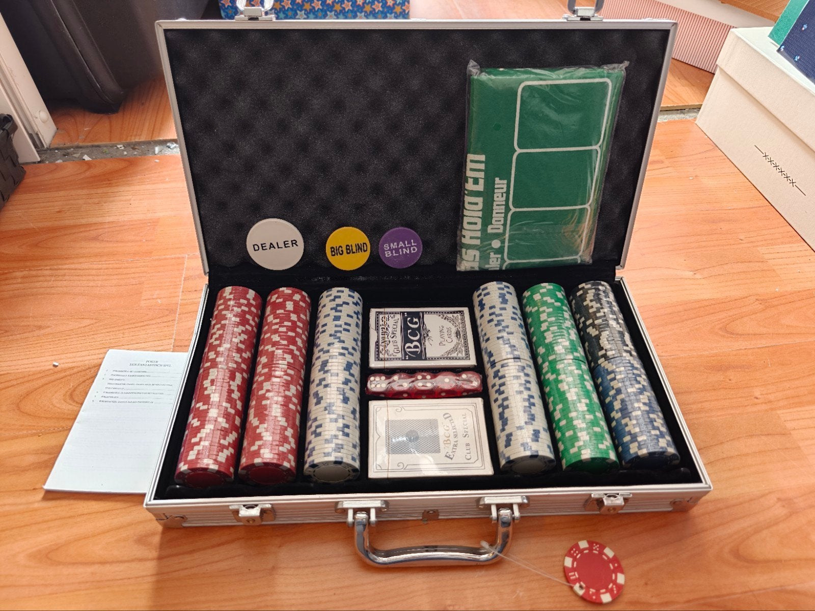 Pokerkoffer, Vijf spelers of meer, Ophalen, Zo goed als nieuw