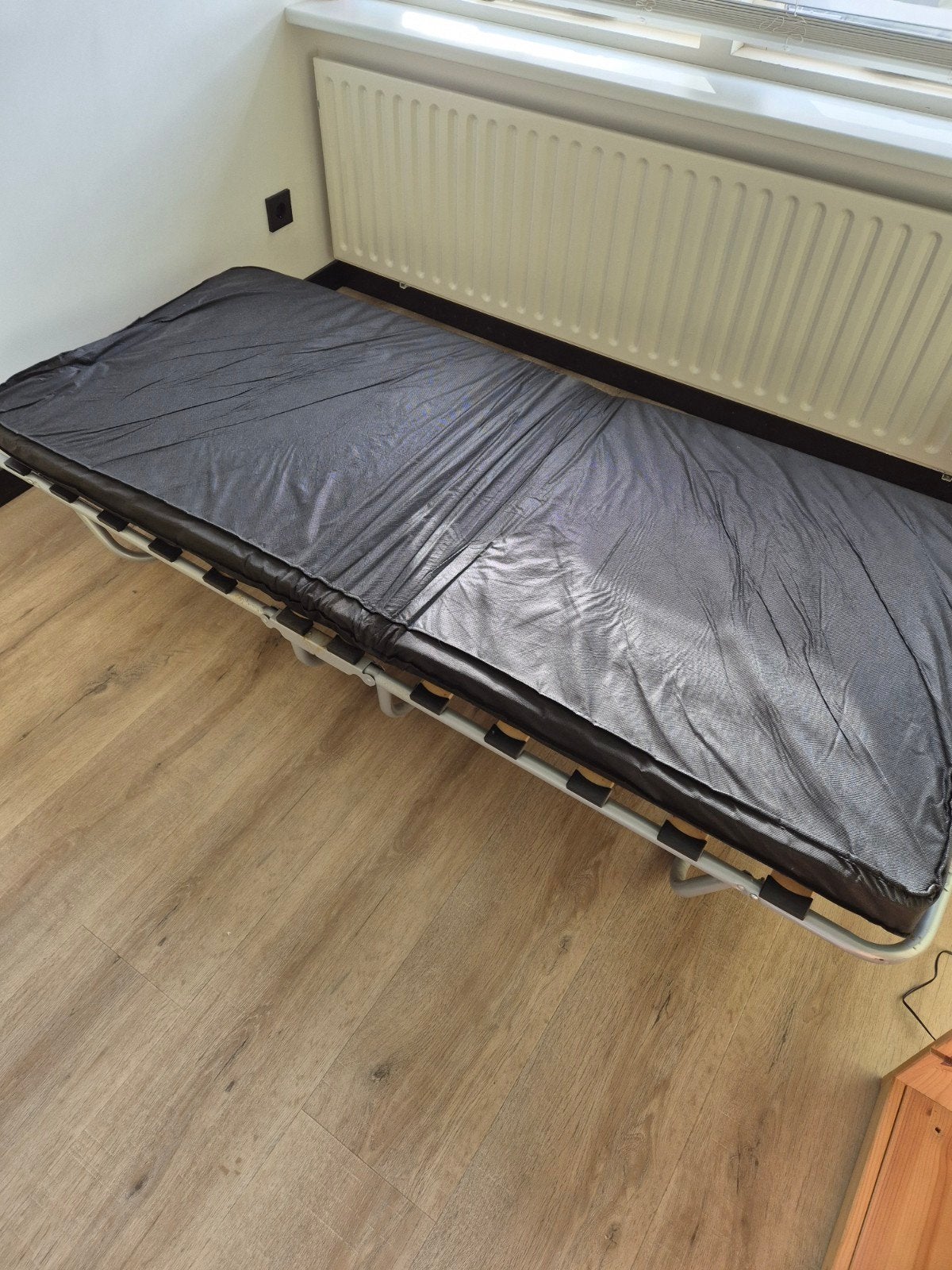 Opvouwbaar logeerbed met matras, Ophalen, Eenpersoons, Zwart, 80 cm