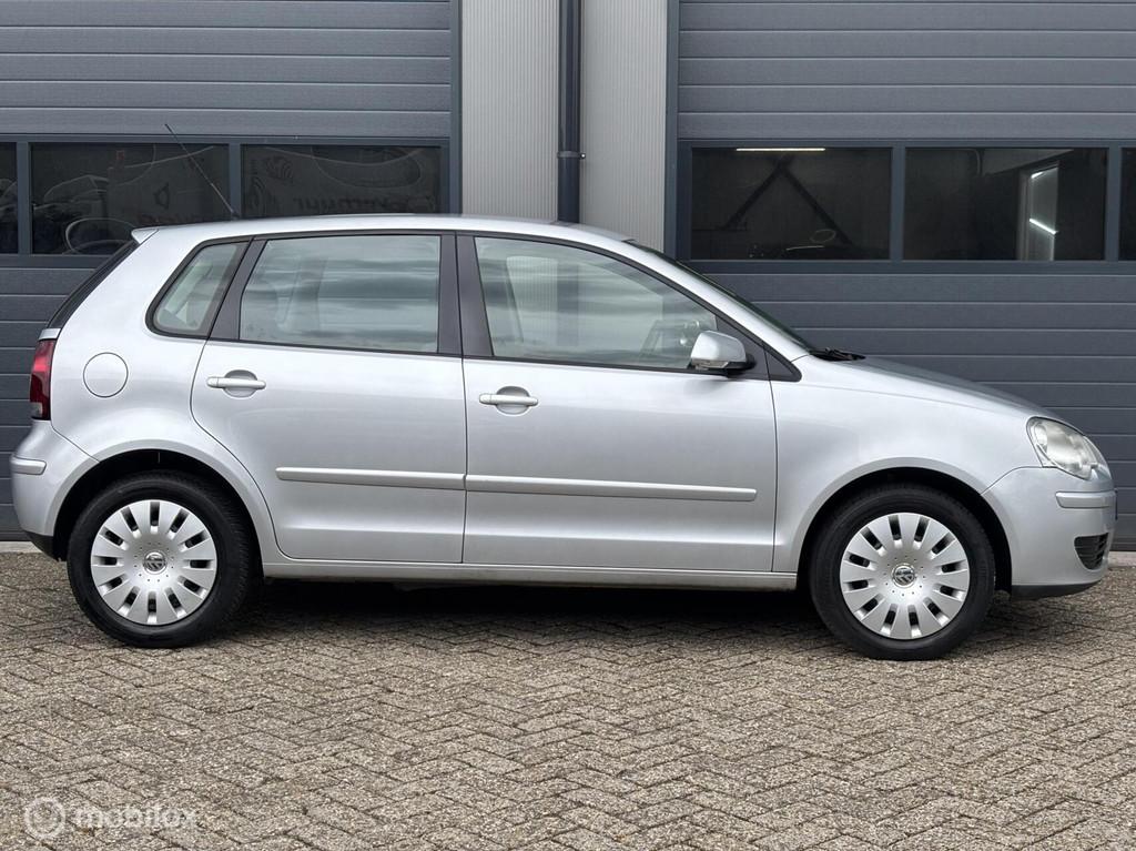 Volkswagen Polo 1.4-16V Comfortline Uitvoering 2e Eigenaar, Auto's, Volkswagen, Voorwielaandrijving, 4 cilinders, Bedrijf, Handgeschakeld
