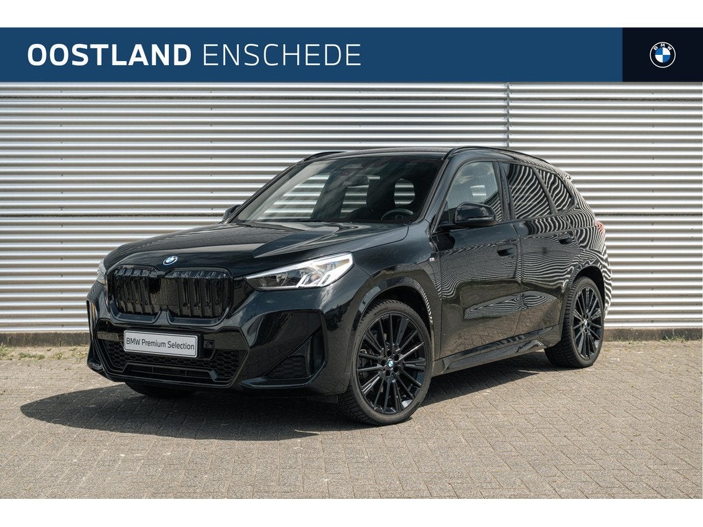 BMW iX1 xDrive30 M Sport / Trekhaak / Achteruitrijcamera / M