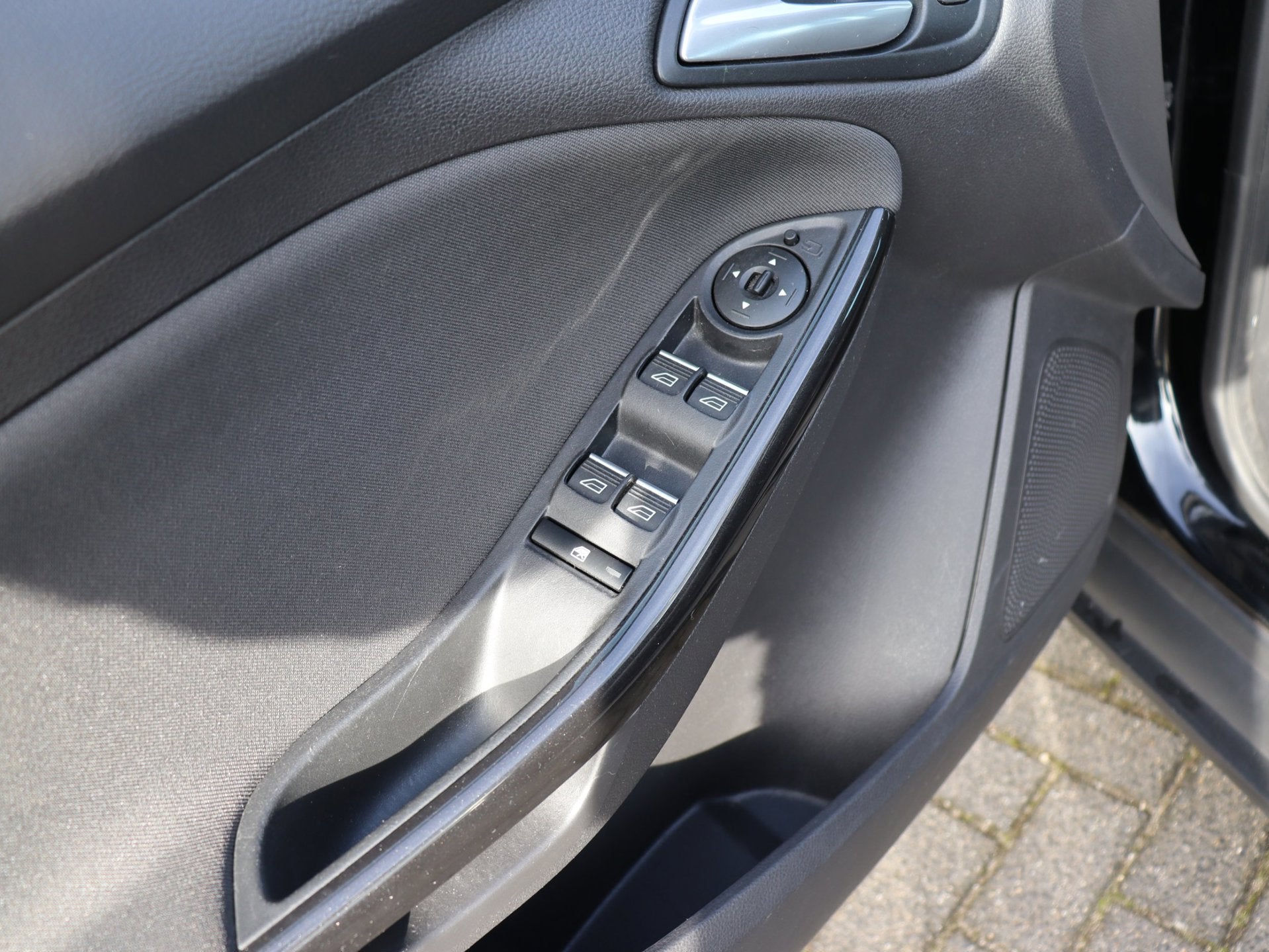 Foto 13 van Ford Focus Wagon 1.5 TDCI Titanium navi LM 4-deurs org NL