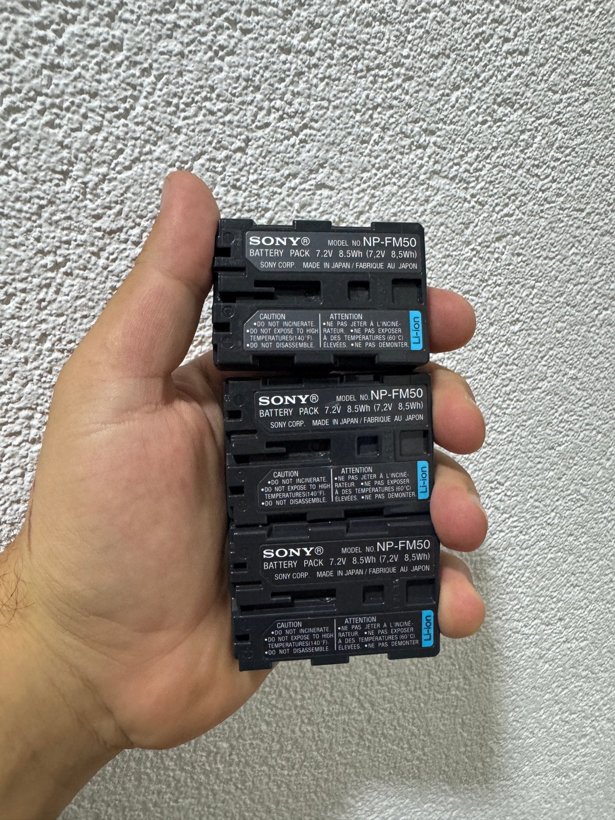 3x Sony NP-FM50 Batterij - 7.2V 8.5Wh Li-ion, Ophalen of Verzenden, Gebruikt, Oplaadbaar