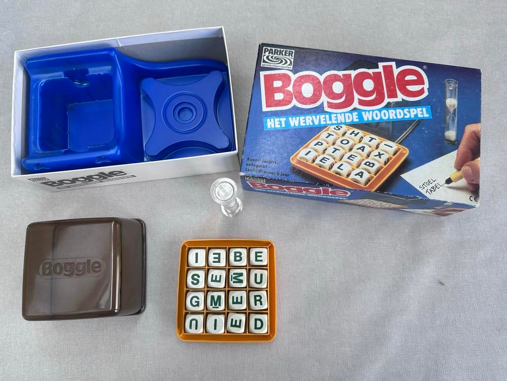 Boggle woord spel. Gezelschapsspel., Hobby en Vrije tijd, Gezelschapsspellen | Bordspellen, Drie of vier spelers, Ophalen of Verzenden