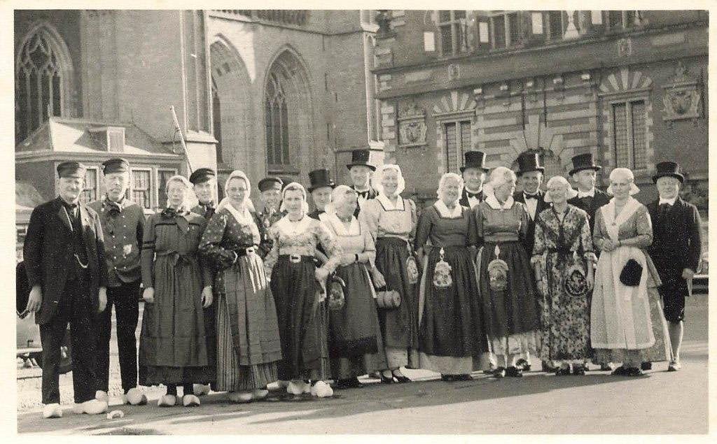 Streekdracht ?, fotokaart, Ophalen of Verzenden, 1920 tot 1940, Ongelopen, Friesland