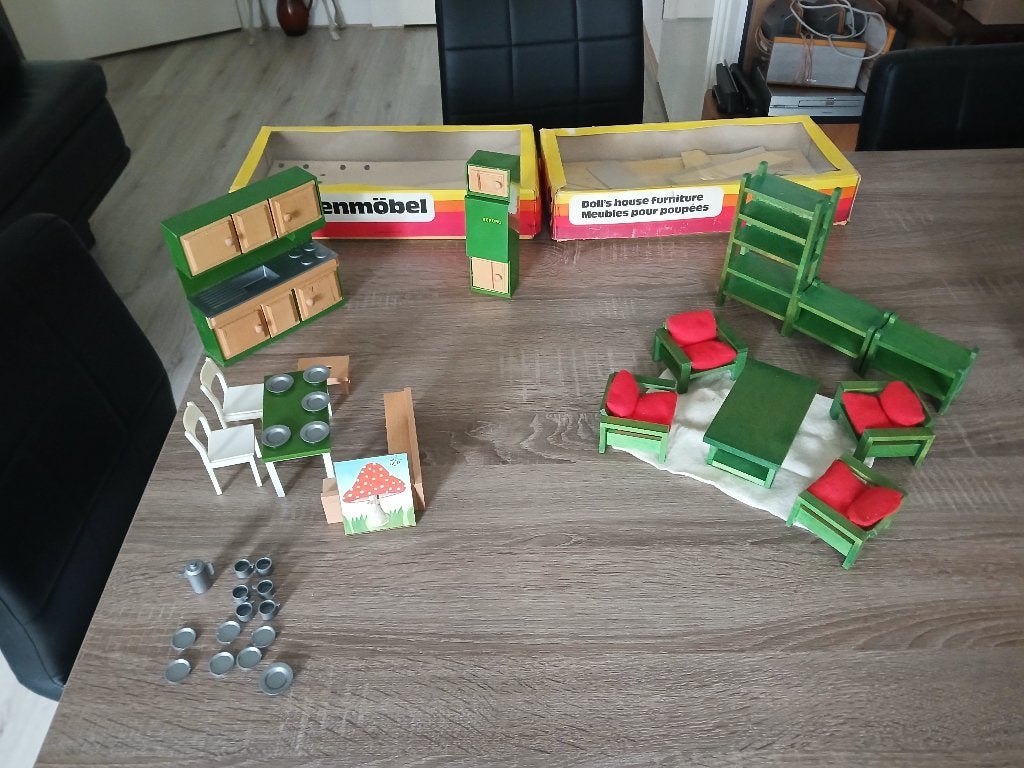 Vero poppenmeubels uit de DDR tijd, Verzamelen, Poppenhuizen en Toebehoren, Ophalen of Verzenden, Nieuw, Poppenhuis