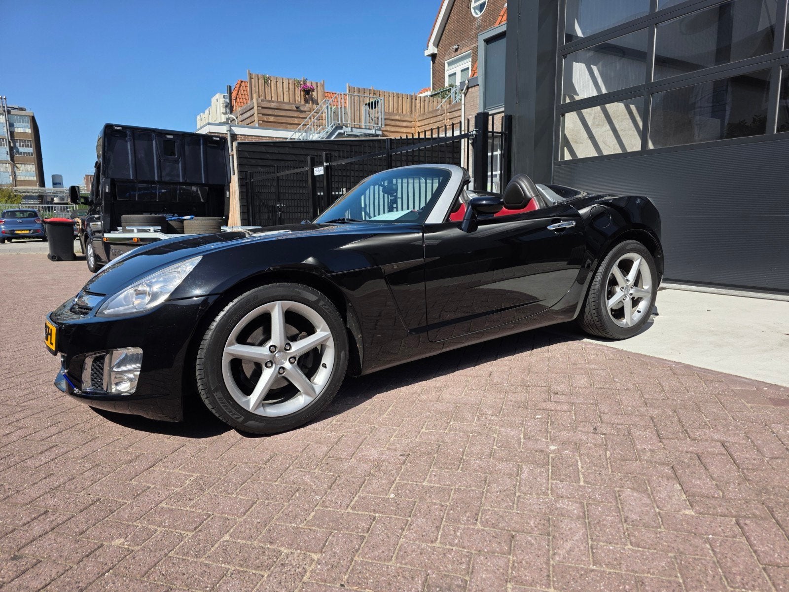 Opel GT 2.0 Turbo 2008 Zwart 82800km, Auto's, 1998 cc, Achterwielaandrijving, 264 pk, 4 cilinders