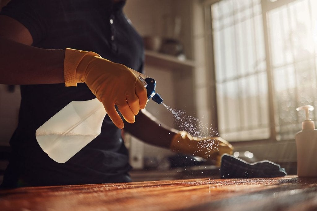 Schoonmaker nodig in Amsterdam? Klickie kent de betrouwbare, Wassen