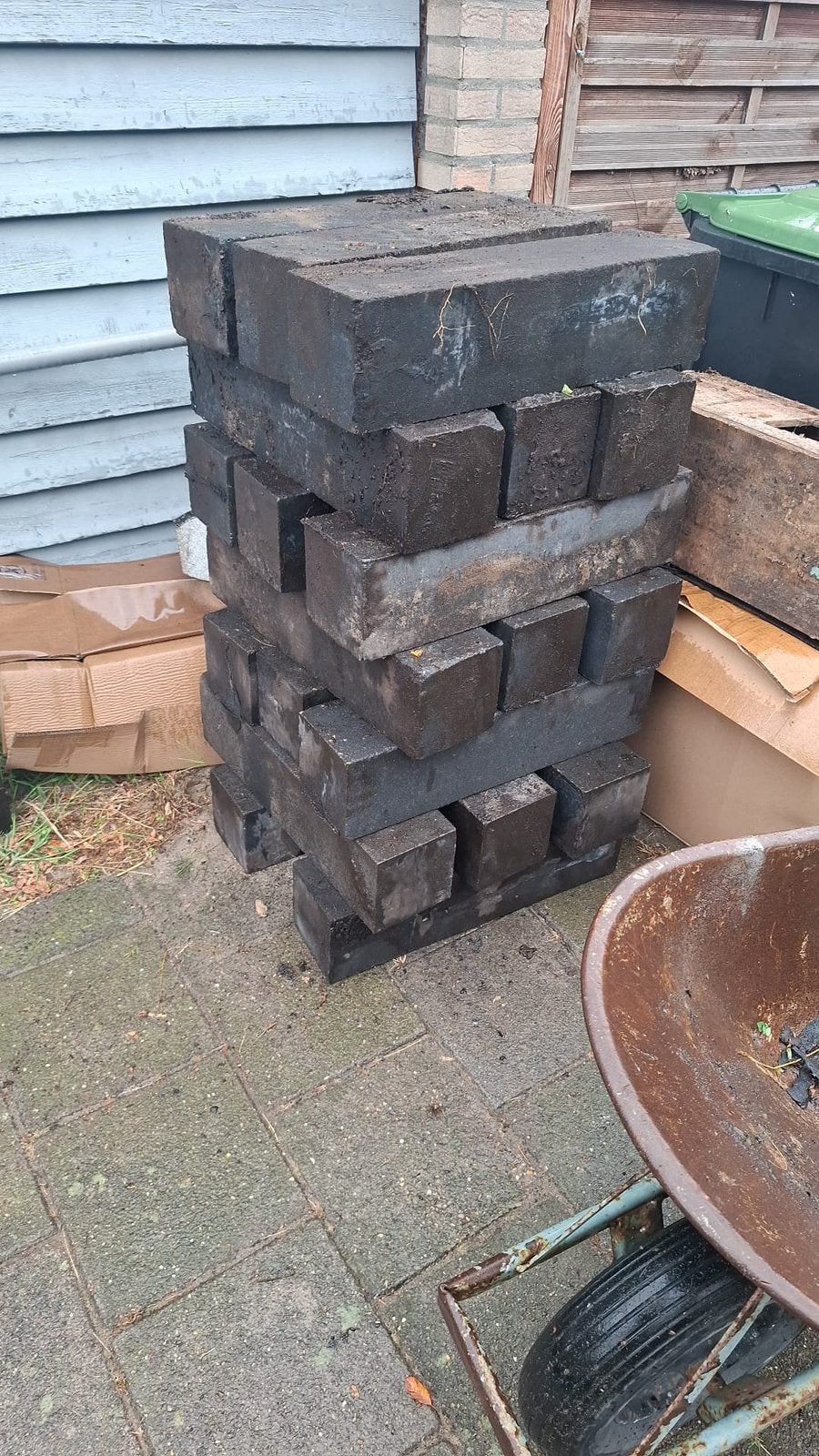Donkere betonnen Bilzen, Tuin en Terras, Ophalen, Zo goed als nieuw, Beton, Overige typen