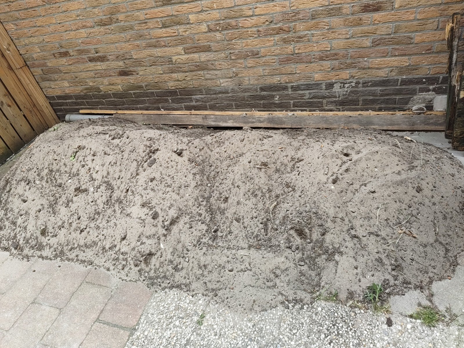 Gratis ophalen ca 1 kuub zand tuinaarde zwarte grond, Ophalen of Verzenden, Overige typen