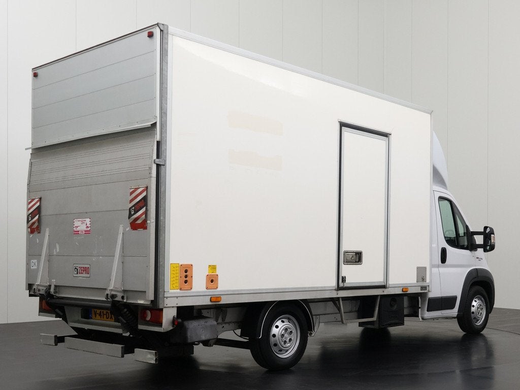 Fiat Ducato 148PK Bakwagen+Laadklep | Dakspoiler | Zijdeur |, Auto's, Bestelauto's, Voorwielaandrijving, Stof, Gebruikt, 2525 kg