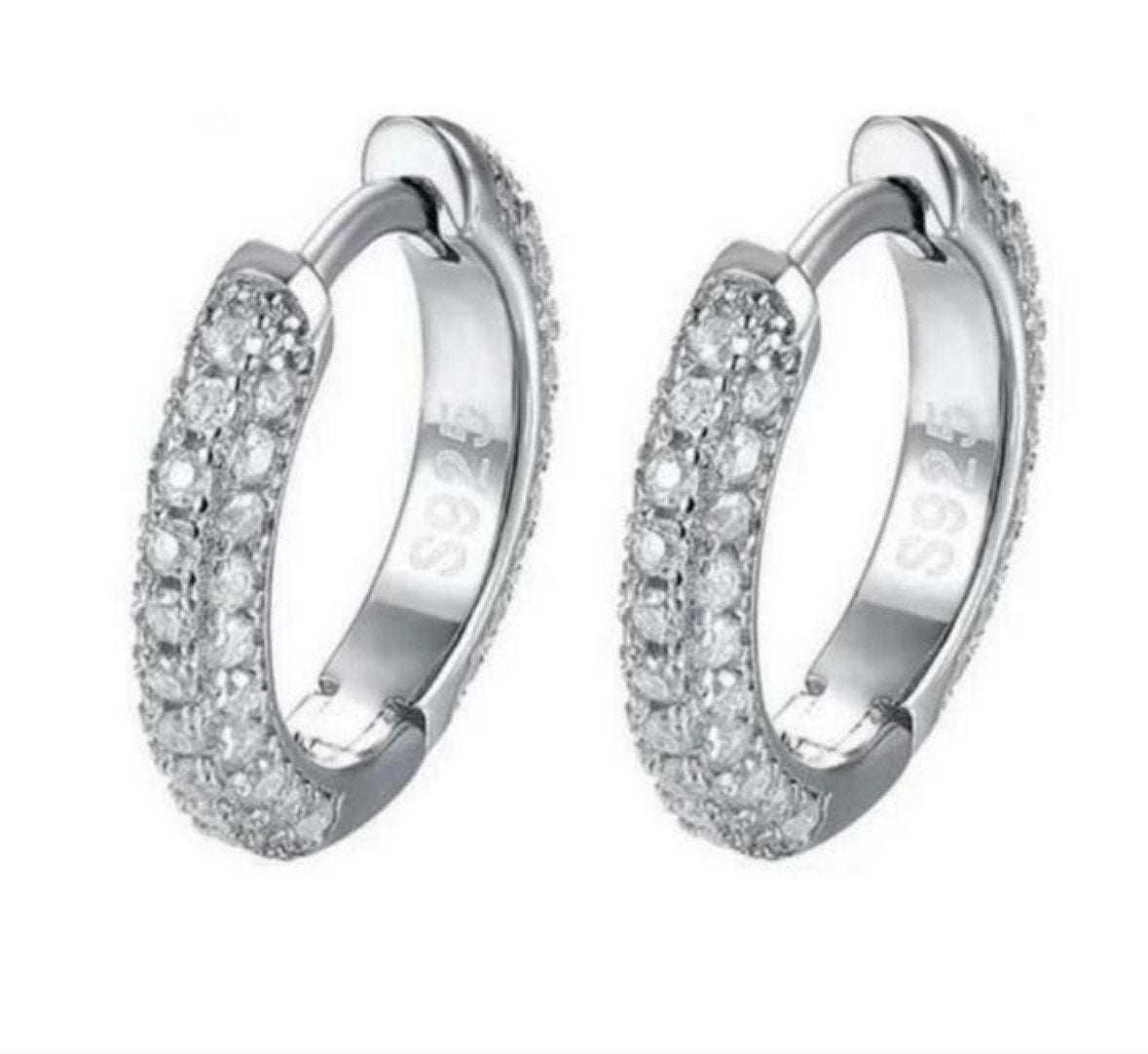 Prachtige zilveren oorbellen ingelegd met Moissanite, Sieraden, Tassen en Uiterlijk, Oorbellen, Ophalen of Verzenden, Nieuw, Zilver