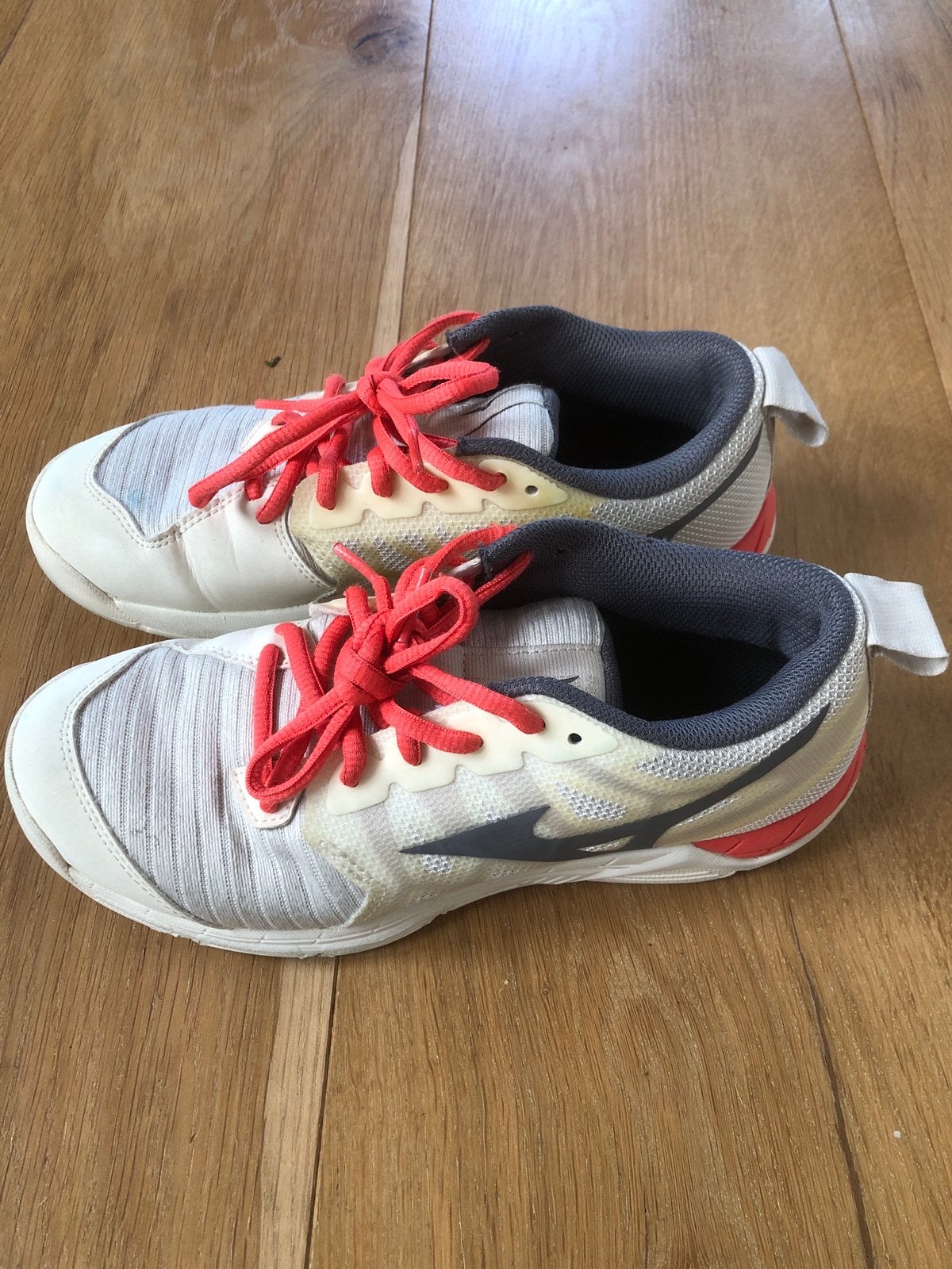 Hockeyschoenen zaal maat 37 non marking, Sport en Fitness, Hockey, Ophalen of Verzenden, Zo goed als nieuw, Schoenen