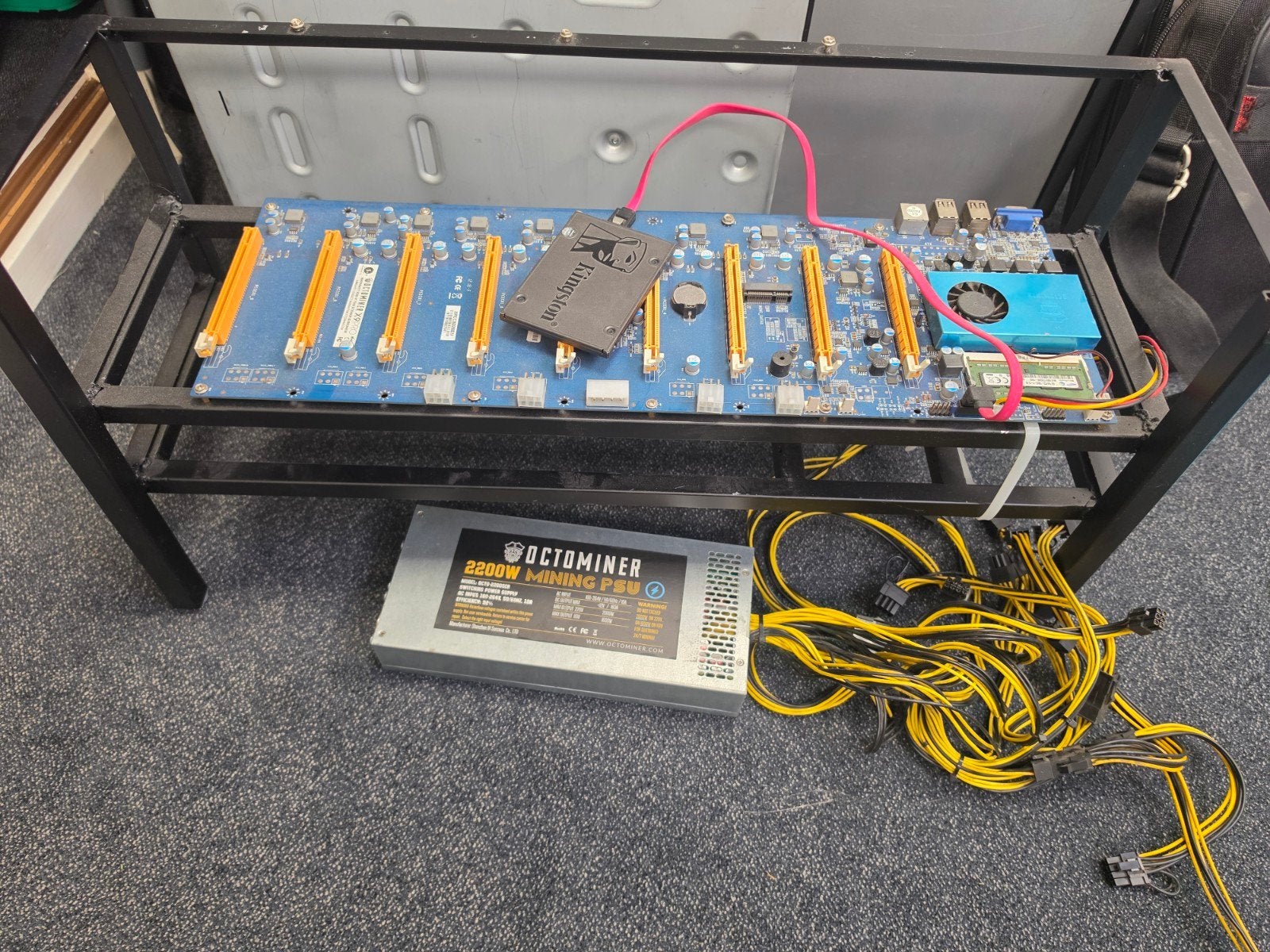 Octominer Mining Rig Frame met 2200W PSU en Moederbord, Onbekend, Gebruikt, Overige soorten, Ophalen of Verzenden