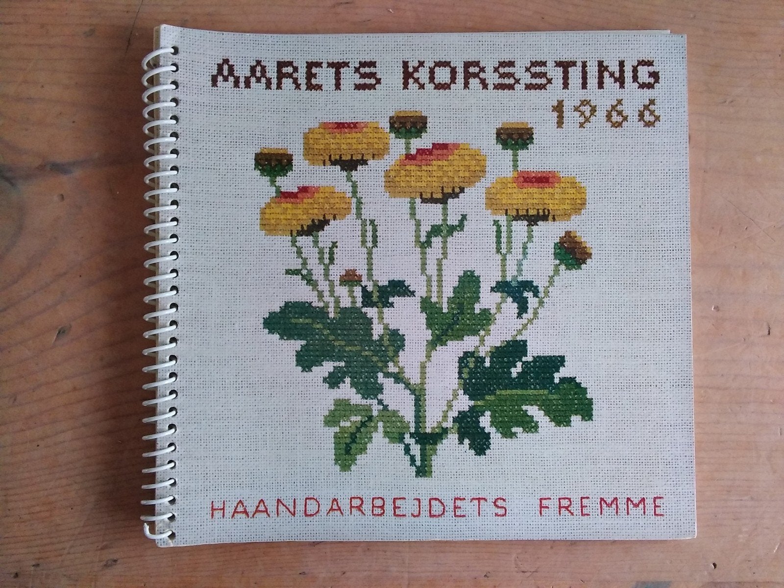 Haandarbejdets Fremme Kalender 1966 Wilde planten, Verzenden, Gebruikt, Patroon