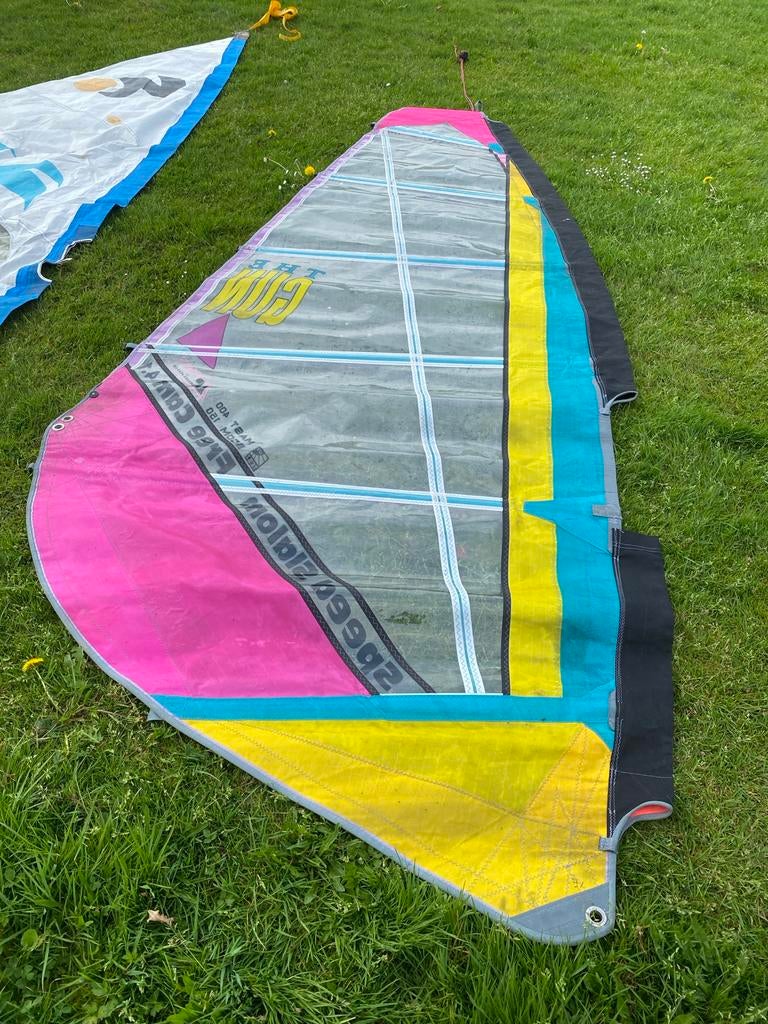 Schitterende set surfzeilen en 2 surfplanken, Ophalen, 250 tot 300 cm, Gebruikt, Met vin(nen)