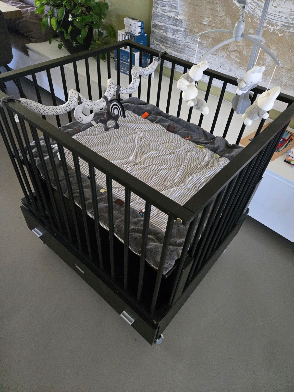Bopita babybox 96x82cm, zwart geverfd met lade, Kinderen en Baby's, Boxen, Ophalen, Gebruikt, Rechthoekig, Lade