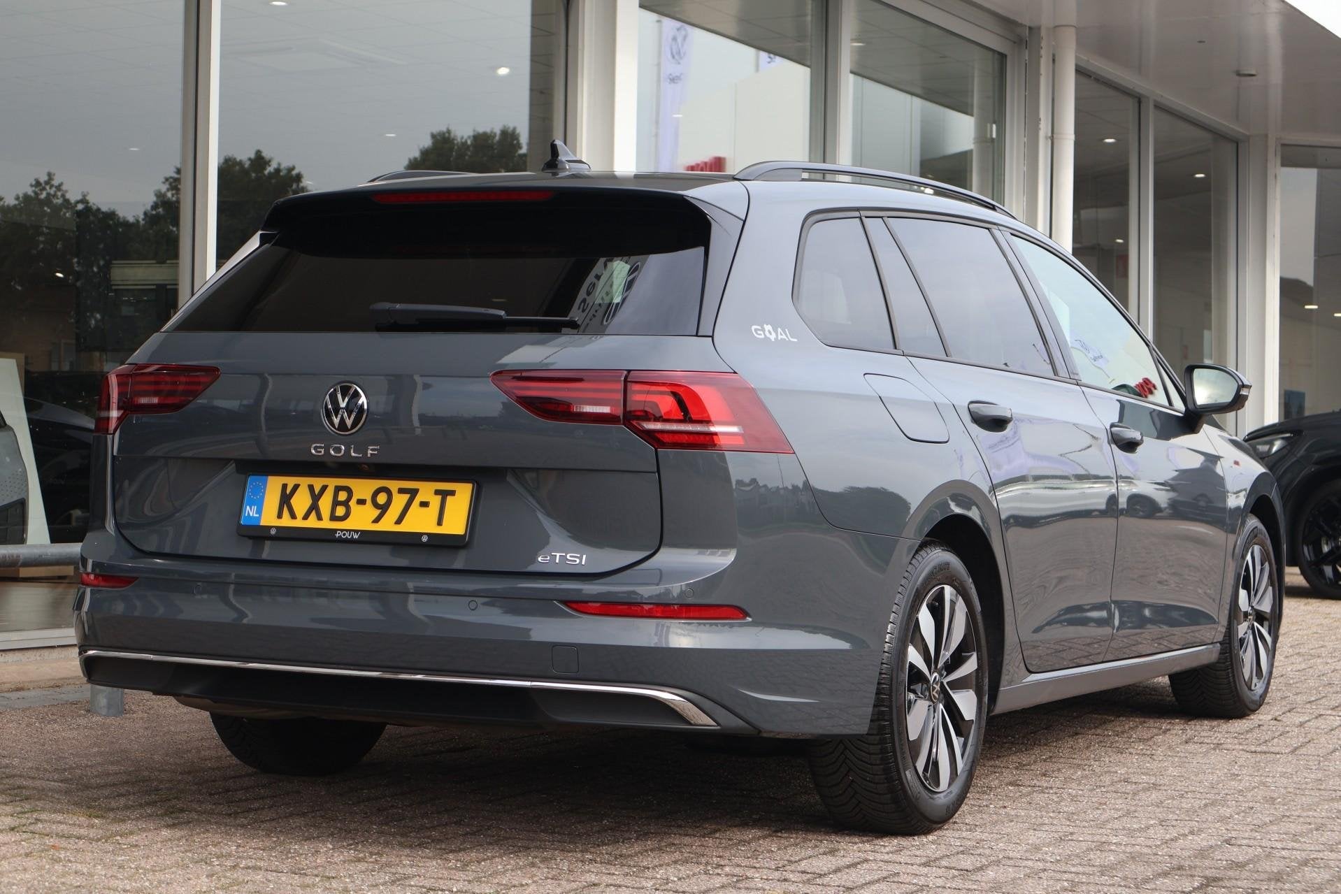 Volkswagen Golf Variant 1.5 eTSI 150pk DSG Life Edition | Tr, Auto's, 12 maanden, Stof, 4 cilinders, 19 km/l