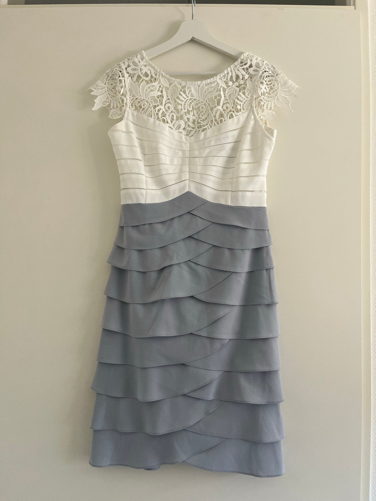 Phase Eight Jurk met Kant en Gelaagde Rok, Kleding | Dames, Maat 38/40 (M), Wit, Ophalen of Verzenden, Zo goed als nieuw