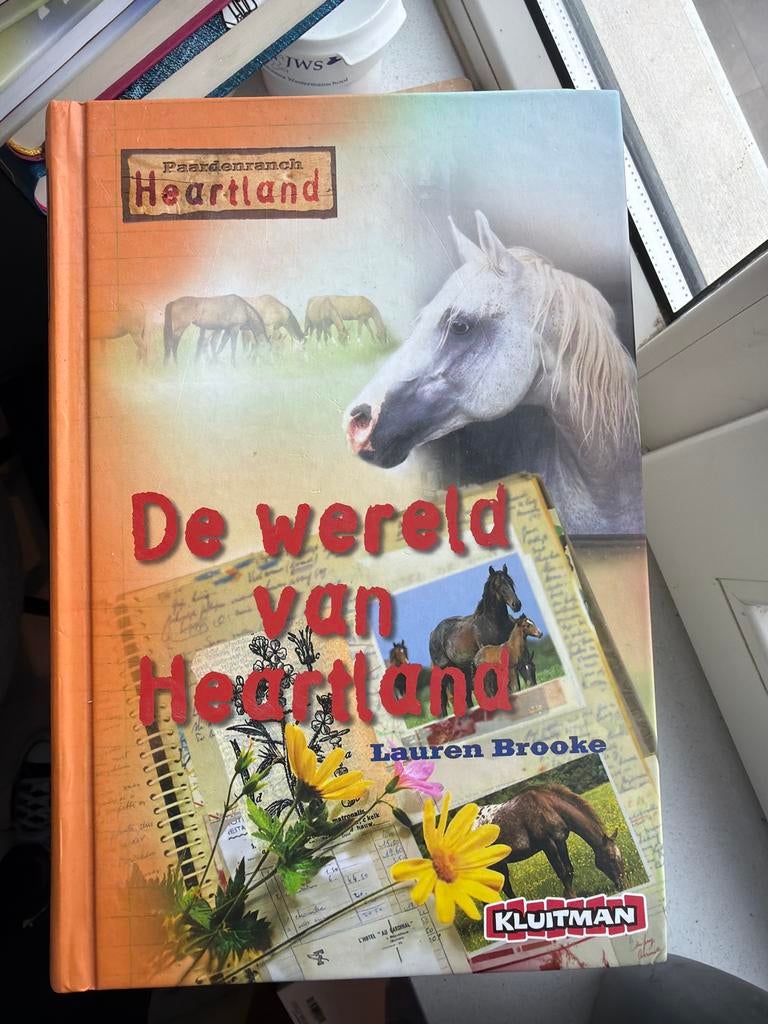 Paardenranch Heartland: De wereld van Heartland - Lauren Bro, Ophalen of Verzenden, Gelezen, Fictie algemeen