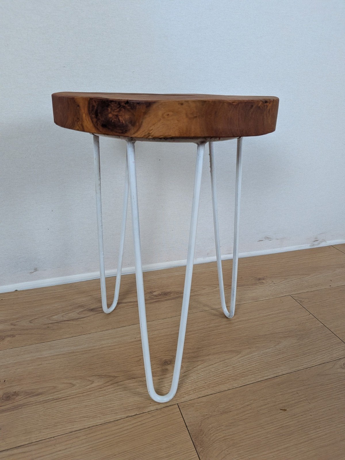 Massief Houten Bijzettafel / Krukje – Boomstam – Hairpin, Huis en Inrichting, Gebruikt, Onbekend, Ophalen of Verzenden, Onbekend