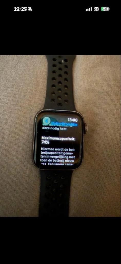 Apple Watch SE Nike - Zwart, Goede Staat, Sieraden, Tassen en Uiterlijk, Smartwatches, Ophalen, Zwart, IOS, Waterdicht