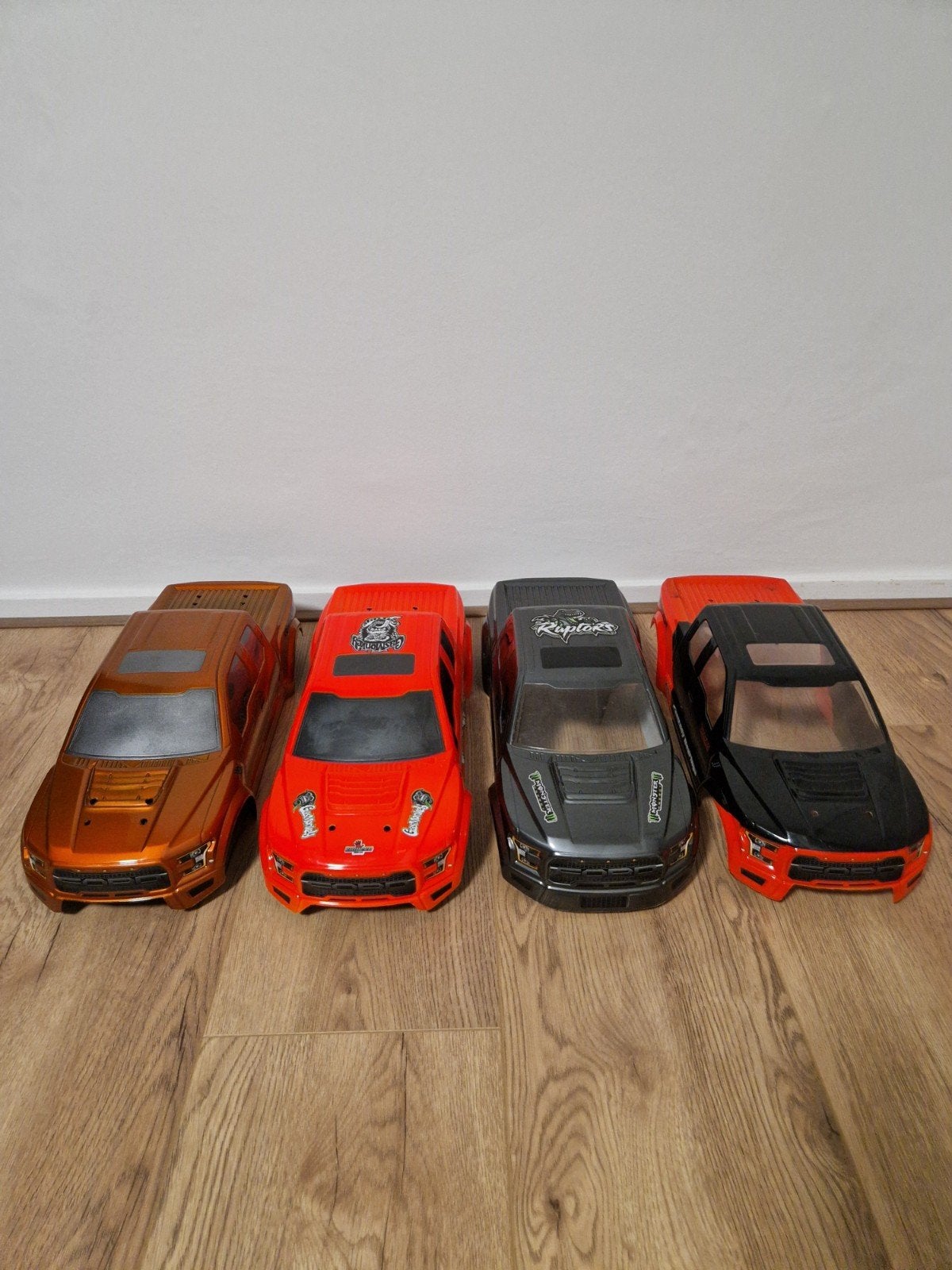 4x 1/10 body, Ophalen of Verzenden, Zo goed als nieuw