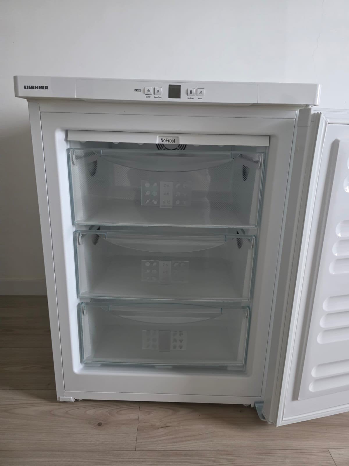 Liebherr Vrieskast met NoFrost - Zo goed als nieuw, Minder dan 60 cm, Zo goed als nieuw, Energieklasse A of zuiniger, Vrijstaand