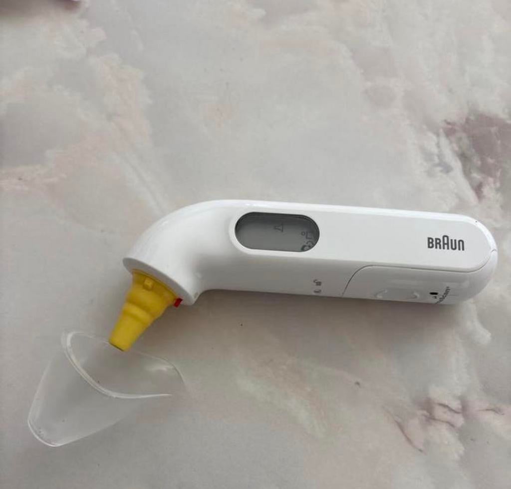 Braun Thermoscan oorthermometer met Celsius display, Ophalen of Verzenden, Zo goed als nieuw, Overige typen