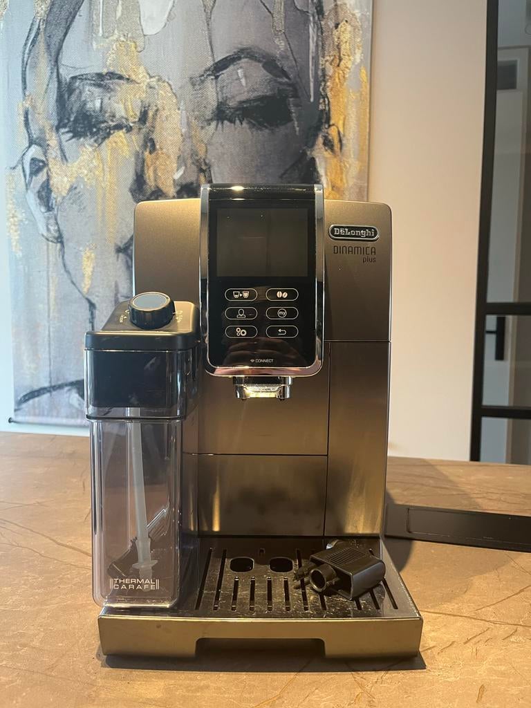 Nette volautomatische De'Longhi Dinamica Plus koffiemachine, Witgoed en Apparatuur, Koffiezetapparaten, Koffiemachine, Zo goed als nieuw