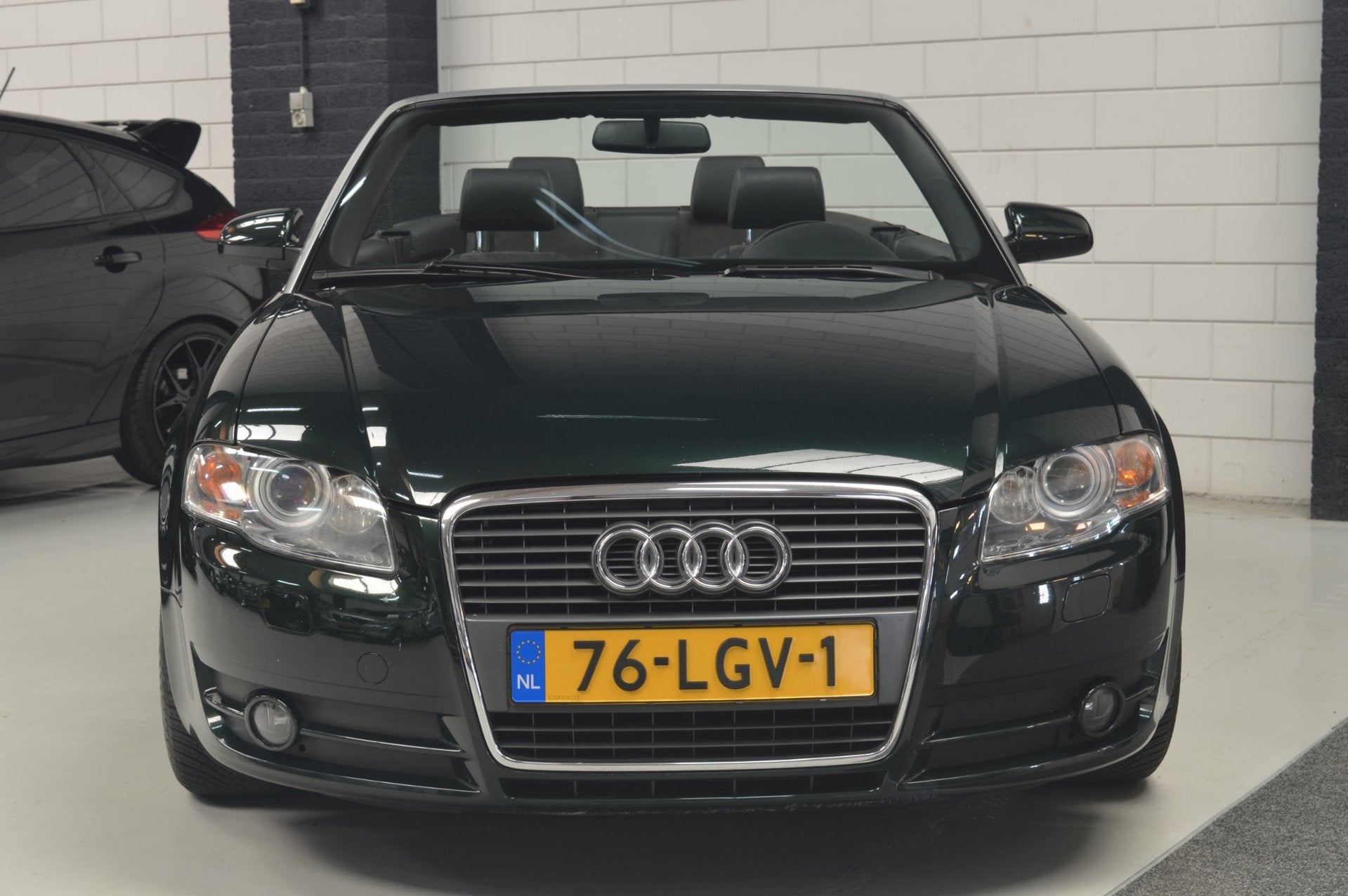 Audi A4 Cabriolet 3.2 FSI Pro Line // LEDER-ALCANTARA // NAV, Auto's, Gebruikt, Zwart, Cabriolet, 4 stoelen