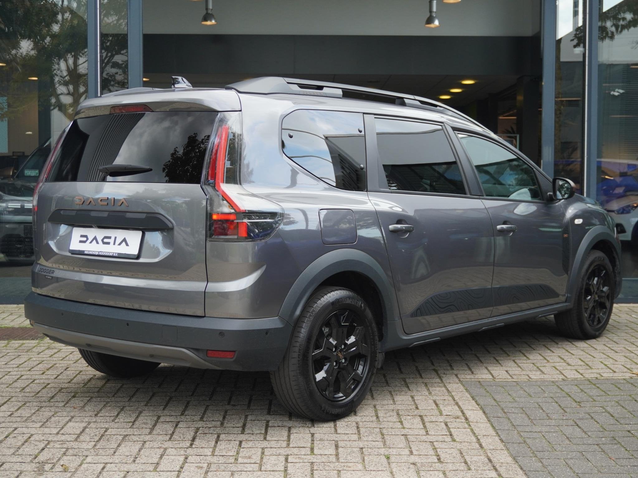 Dacia Jogger 1.8 hybrid 155 extreme 7p AUTOMAAT / 10.000KM /, Auto's, Stof, Euro 6, 4 cilinders, 7 stoelen