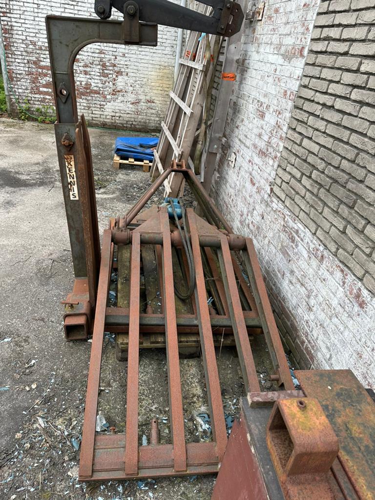 Wegens overcompleet; Kennisklem, pallethaak, hulotangen., Ophalen