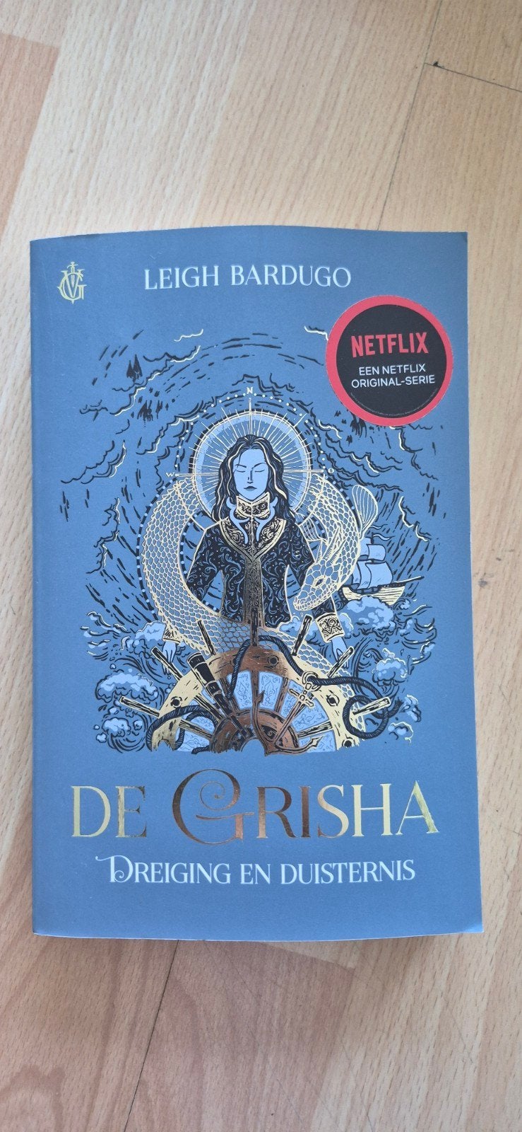 De Grisha: Dreiging en Duisternis - Leigh Bardugo, Ophalen of Verzenden, Zo goed als nieuw, Leigh Bardugo