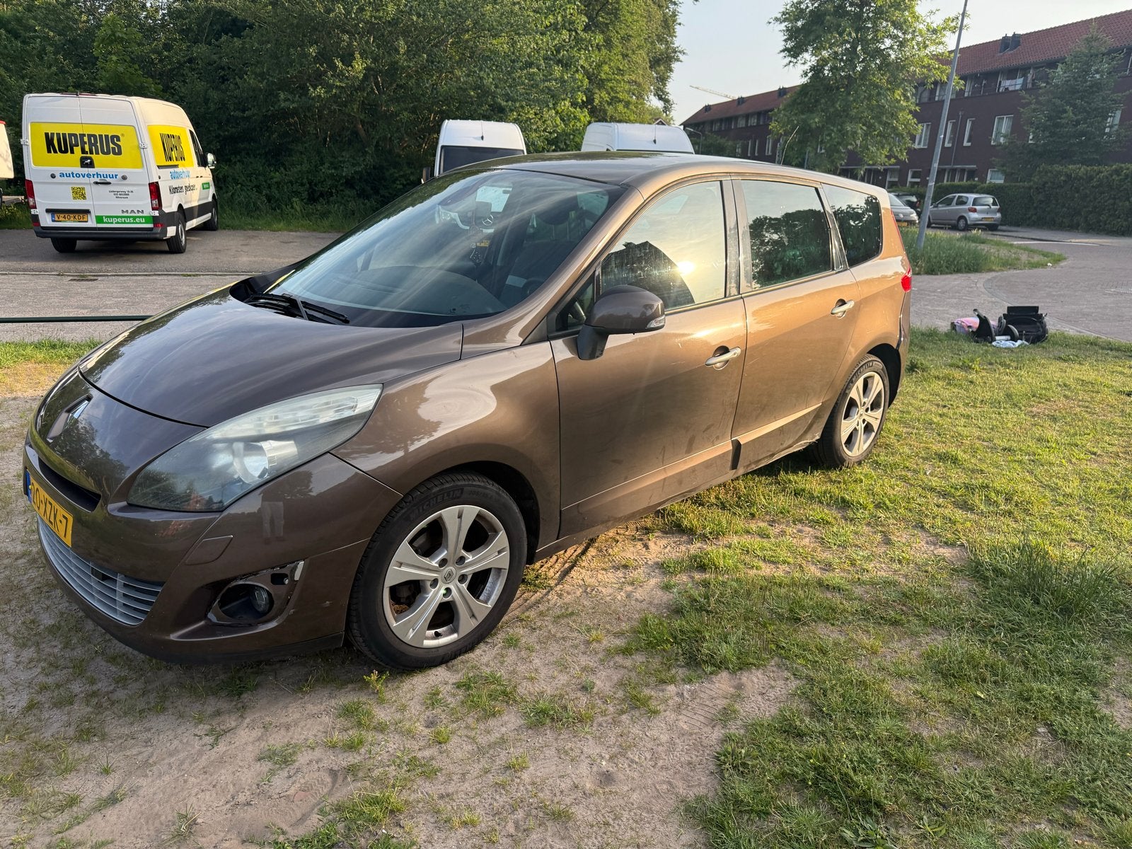 Renault Grand Scenic 2.0 16V 103KW CVT 7P 2011 Bruin, Auto's, Automaat, Zwart, 4 cilinders, Bruin