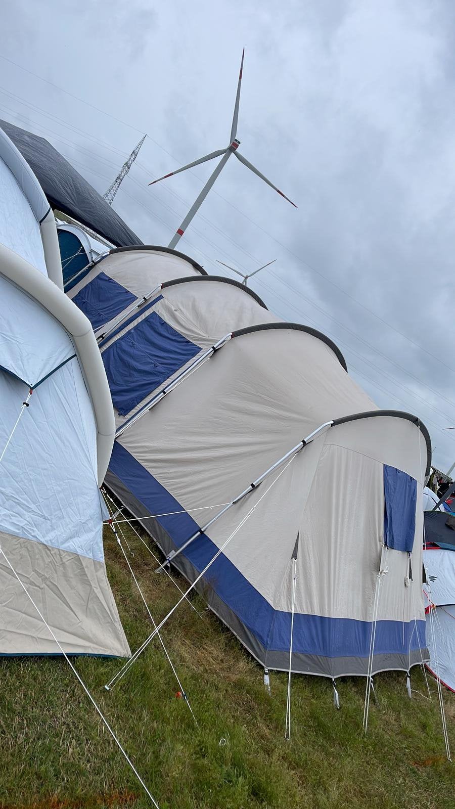 Redwood Aspen 4 - 4-persoons tent, zo goed als nieuw, Caravans en Kamperen, Tenten, Ophalen, Zo goed als nieuw, Tot en met 4
