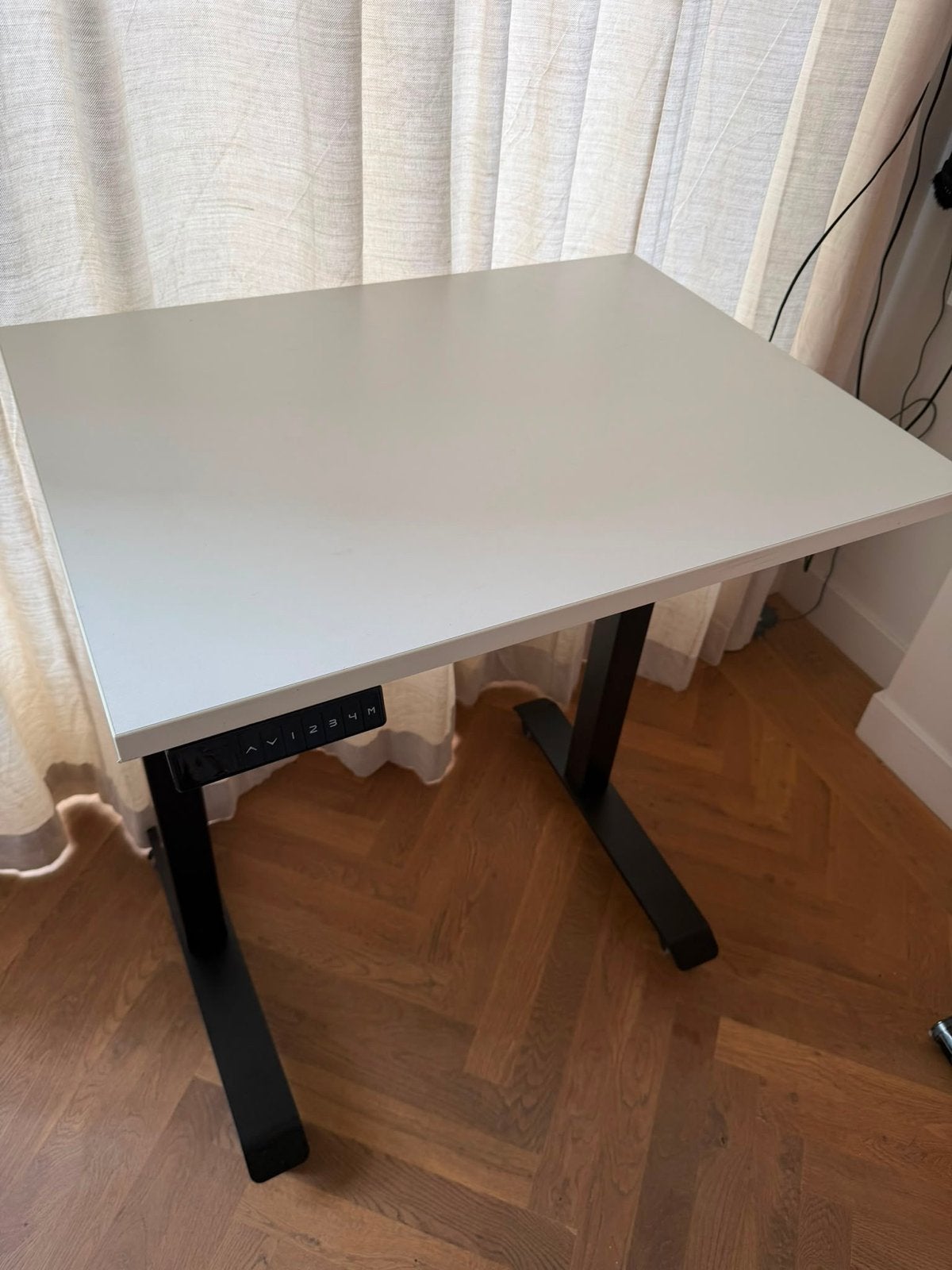 Elektrisch Zit-sta Bureau 80x60 cm - Compact & Ergonomisch, Ophalen, Elektrisch, Gebruikt, Zit-sta bureau